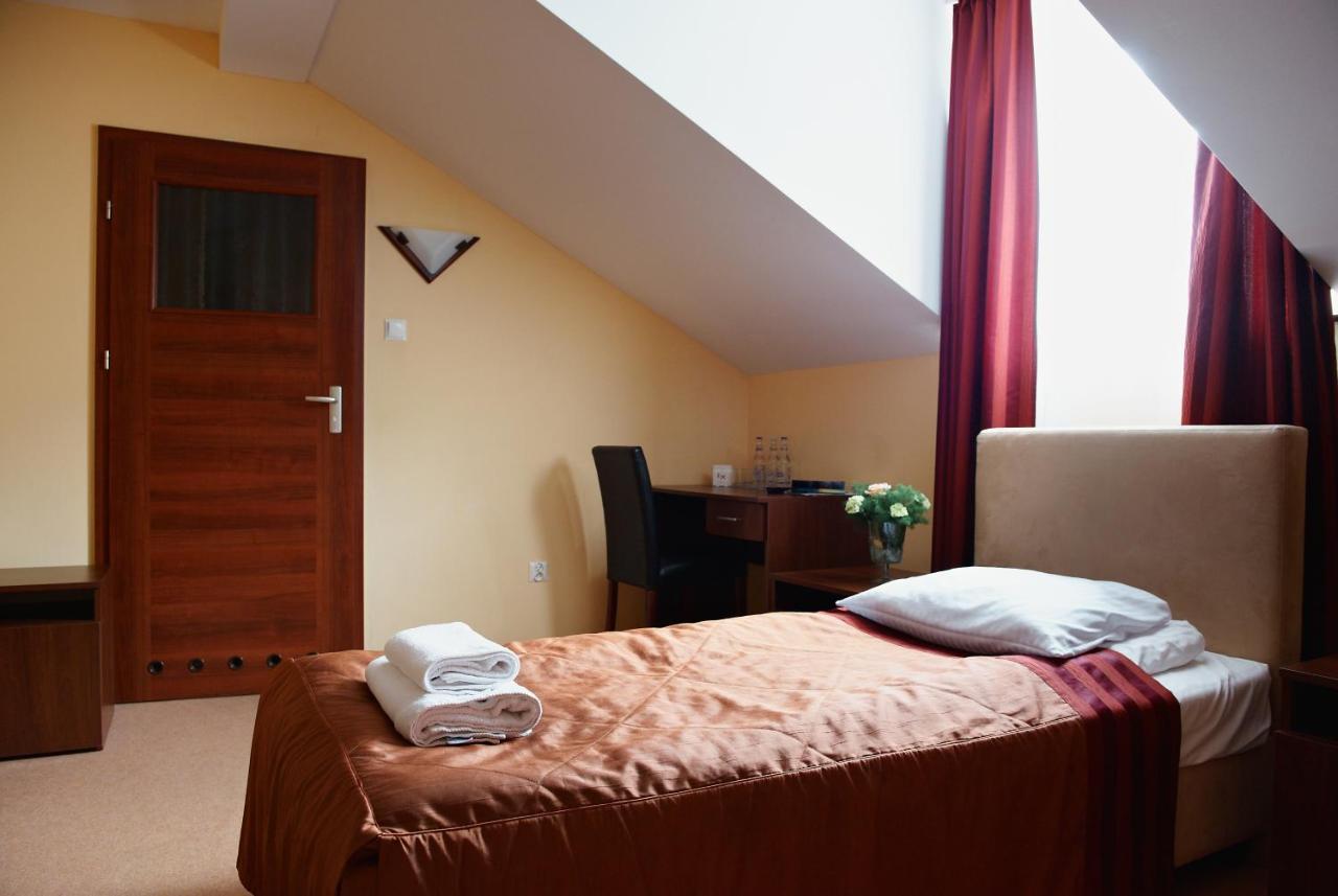 Hotel Marina Nielisz Buitenkant foto