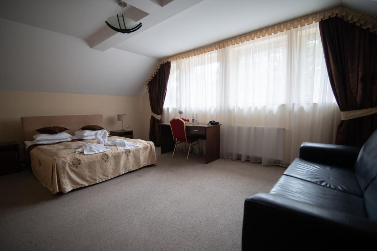 Hotel Marina Nielisz Buitenkant foto